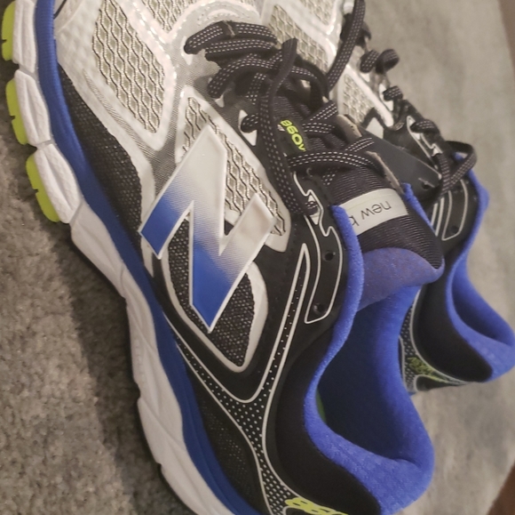 Shoes - Picture 4 of 5